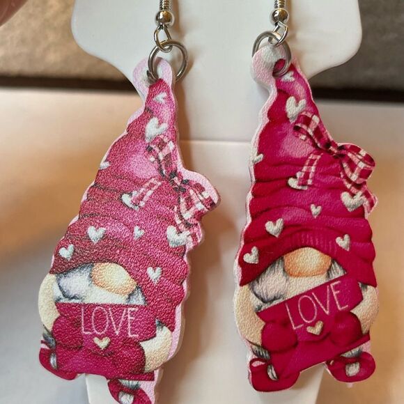VALENTINE EARRINGS 2/$15 - Picture 6 of 7